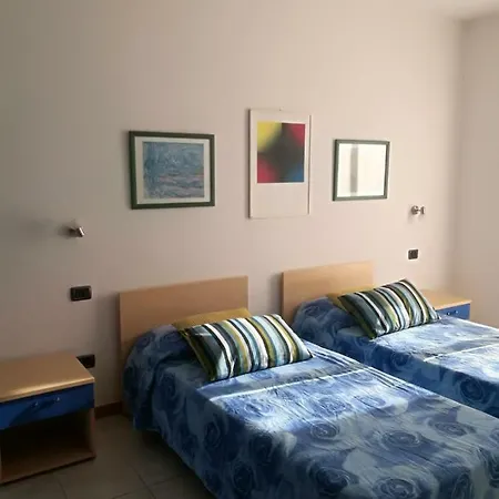 Mimosa Holiday Apartament *